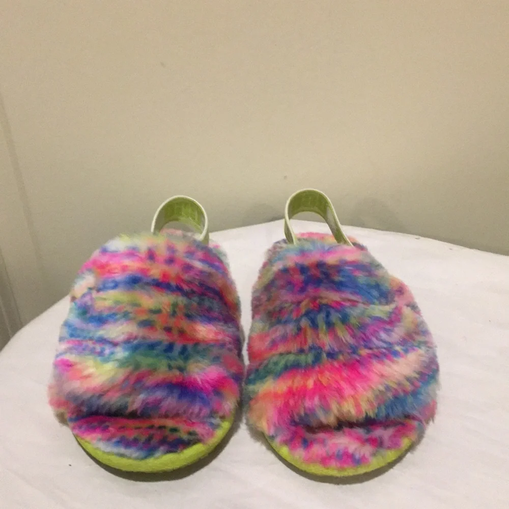Like New! UGG Fluffy multi color Slippers/sandals elastic back strap kids size 9